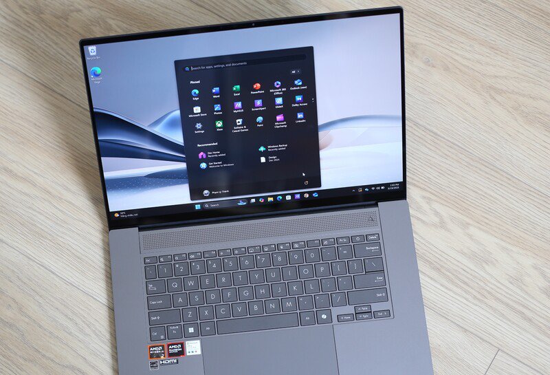 ASUS Zenbook S16: Mẫu laptop AI có màn hình OLED 3K siêu nét và pin “trâu”